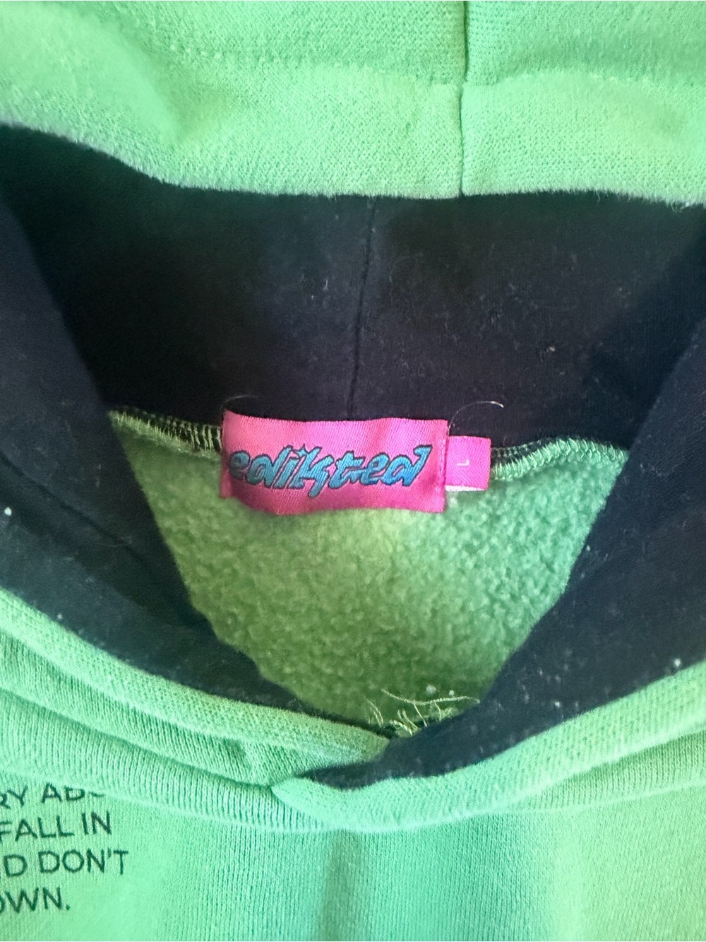 Edikted cropped hoodie size large - Picture 3 of 3